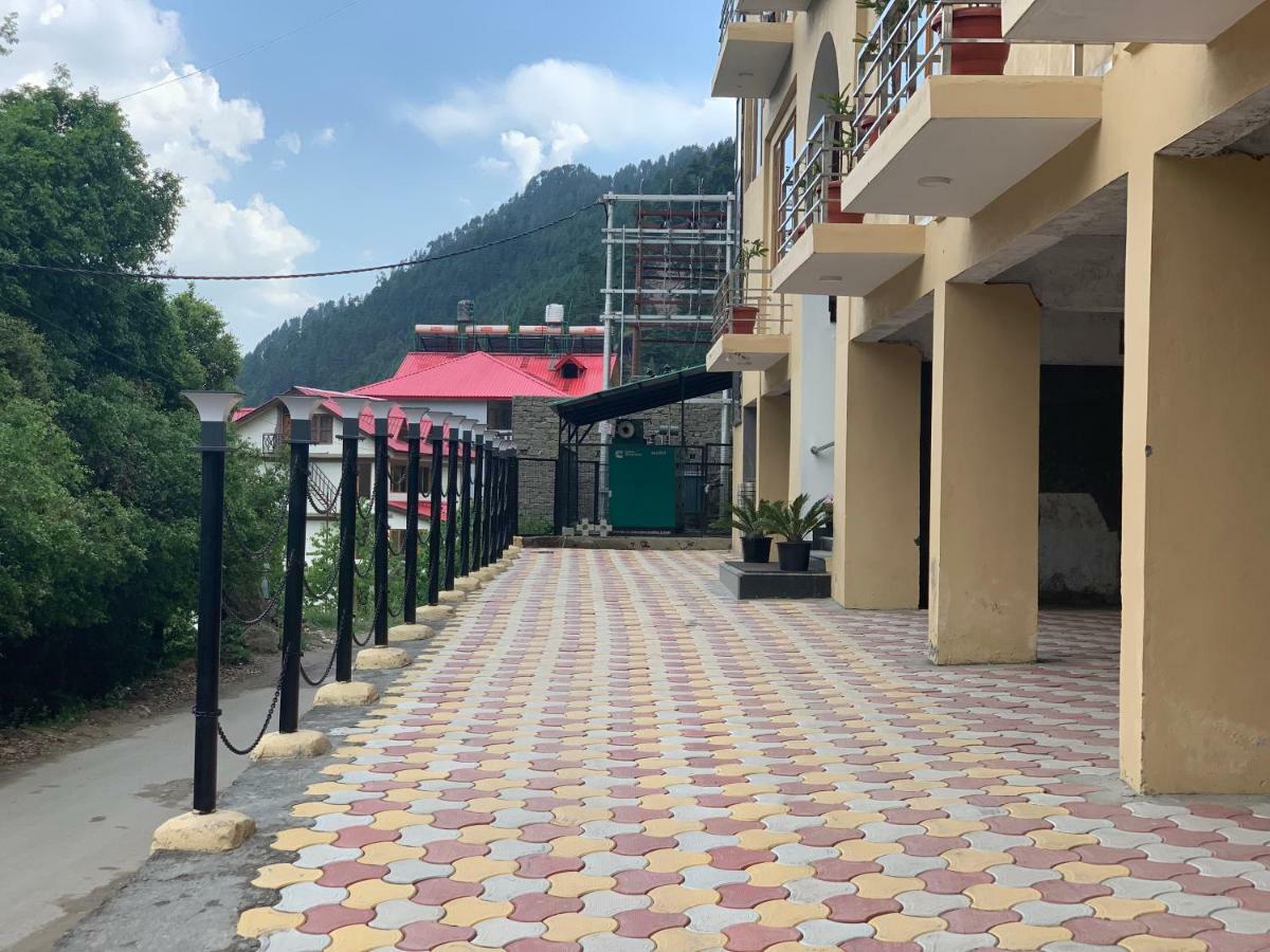 Primo Resorts Manāli Exteriör bild